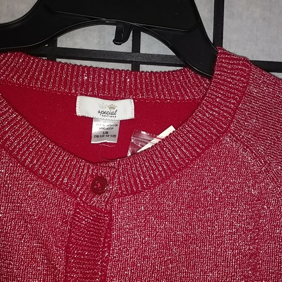 NWT Special Editions sweater w red shinny looks - Picture 2 of 13